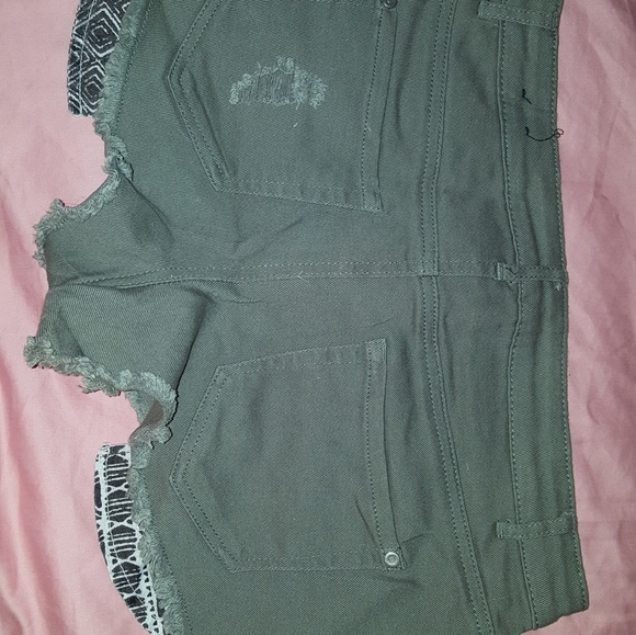 NWOT- cutoff denim jeans shorts - Picture 5 of 6